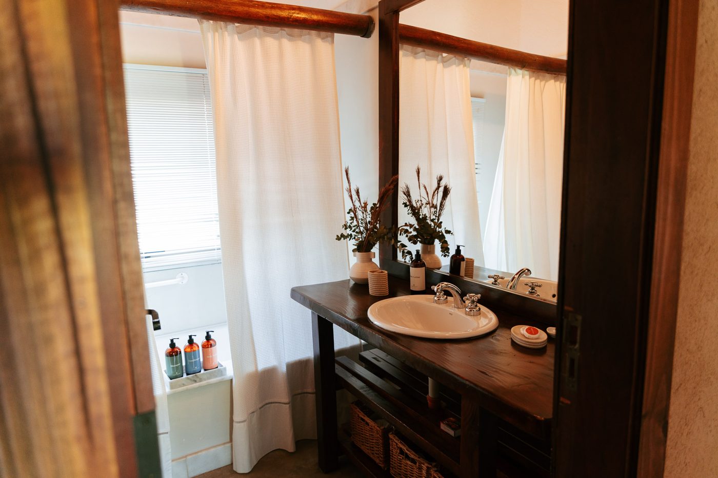 Bathroom with its basin and garden window