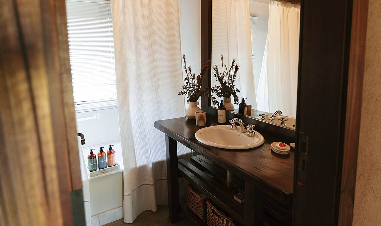 Bathroom vanity with local ceramics